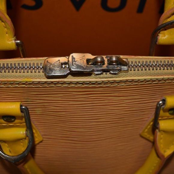 Louis Vuitton Alma Epi Pm Yellow Leather - Picture 3 of 12